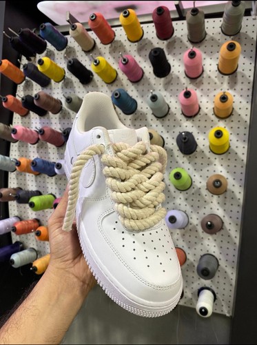 Lacci per scarpe intrecciati